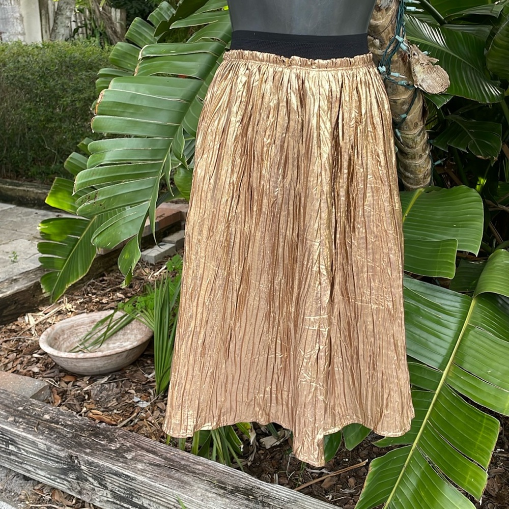Astr metallic gold crinkle skirt